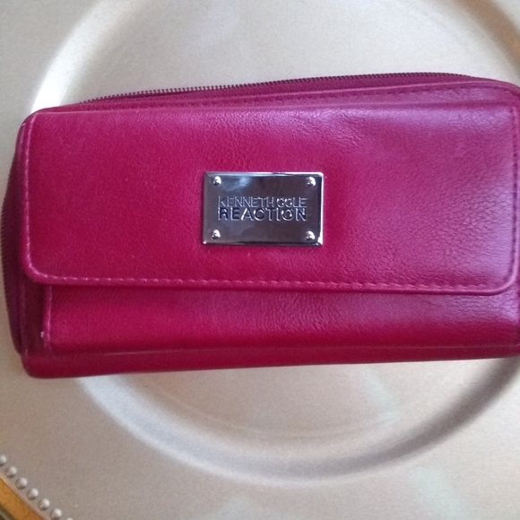 Kenneth Cole wallet - Picture 1 of 11